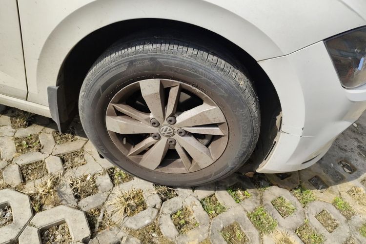 大众 Polo 2019款 Plus 1.5L 自动全景乐享版车身外观10