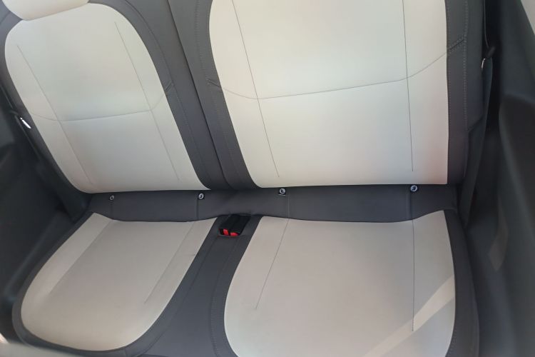 吉利银河 2025款 210km 熊猫卡丁中控内饰21