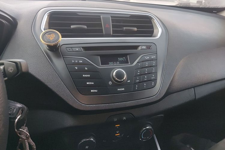 福特 福睿斯 2019款 1.5L 自动质享型中控内饰16