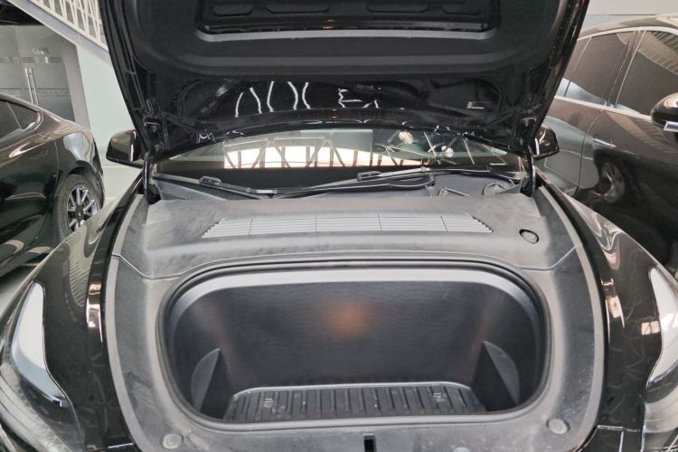 特斯拉 Model Y 2022款 改款 后轮驱动版机舱底盘24