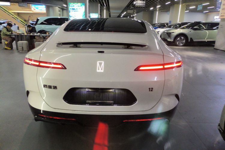 阿维塔12 2025款 Max纯电版车身外观6