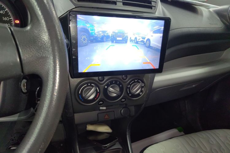 铃木 奥拓 2013款 1.0L 自动豪华型局部细节16