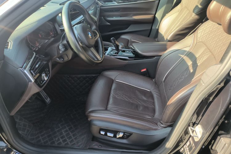 宝马6系GT 2020款 630i M运动大旅行家版中控内饰19