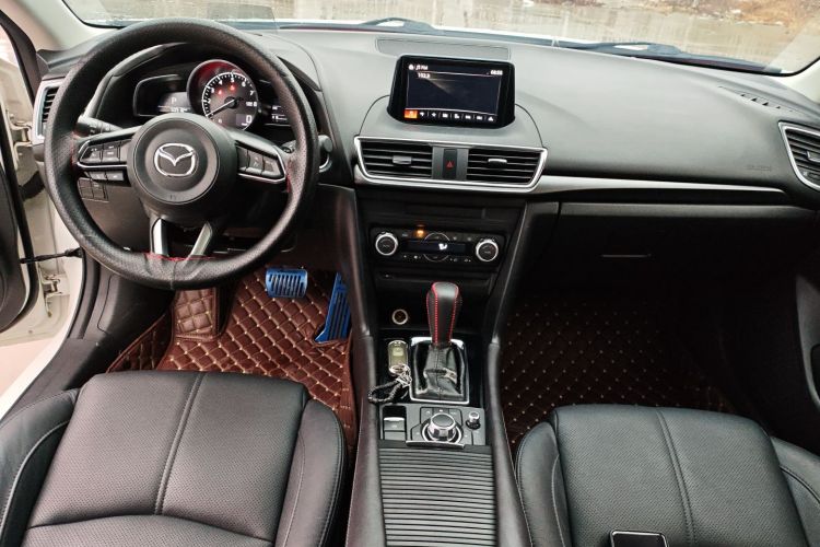 马自达3 昂克赛拉 2017款 两厢 2.0L 自动运动型 国V中控内饰12