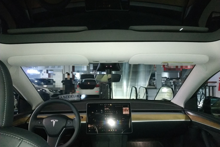 特斯拉 Model Y 2022款 改款 后轮驱动版中控内饰22