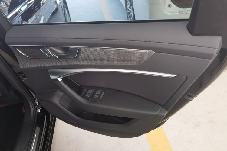 奥迪A6L 2024款 45 TFSI 臻选动感型中控内饰45