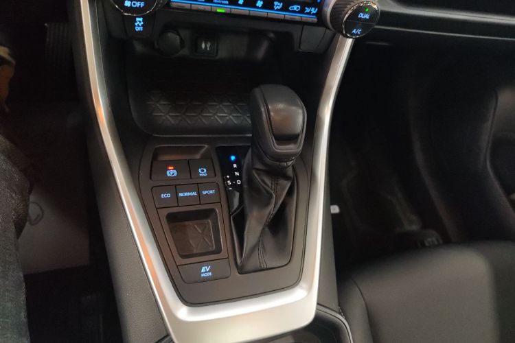 丰田 RAV4荣放 2022款 双擎 2.5L E-CVT两驱精英版局部细节18