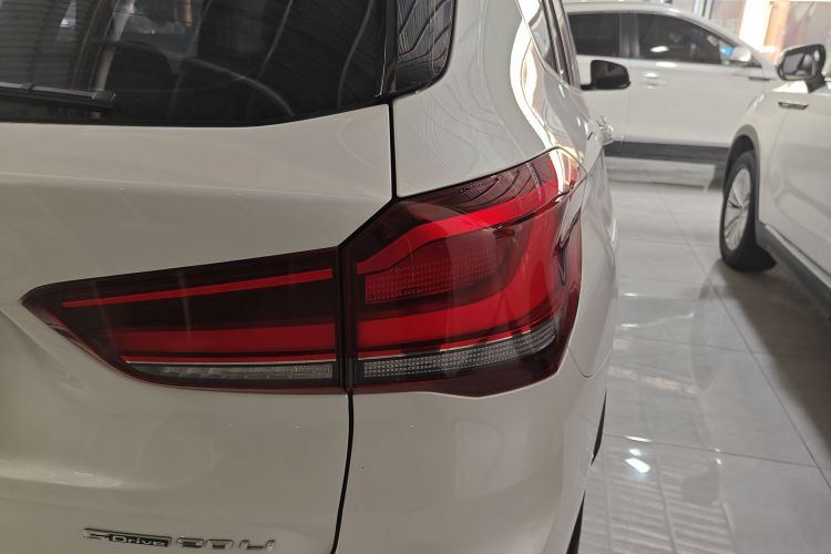 宝马X1 2022款 sDrive20Li 时尚型车身外观9