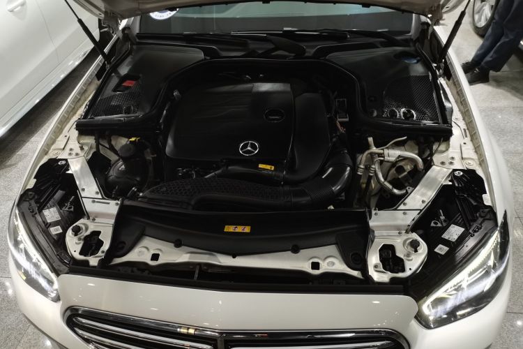 奔驰E级 2023款 E 260 L局部细节24