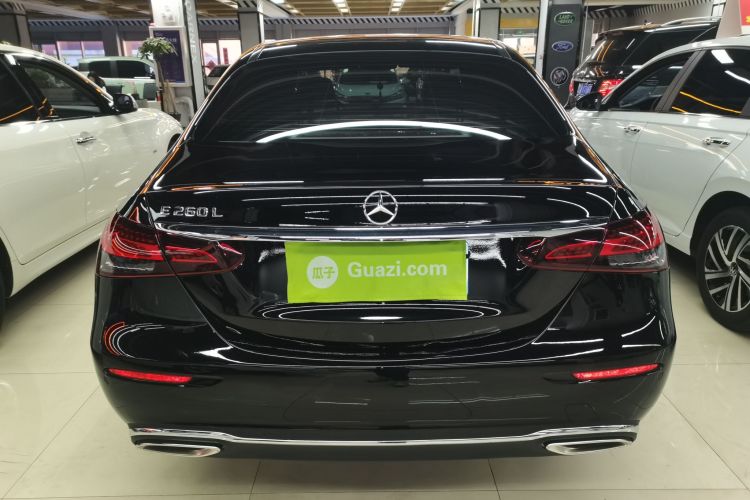 奔驰E级 2022款 E 260 L车身外观6
