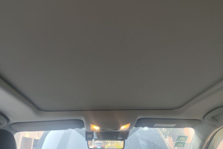 丰田 威兰达 2020款 双擎 2.5L E-CVT两驱科技版局部细节22