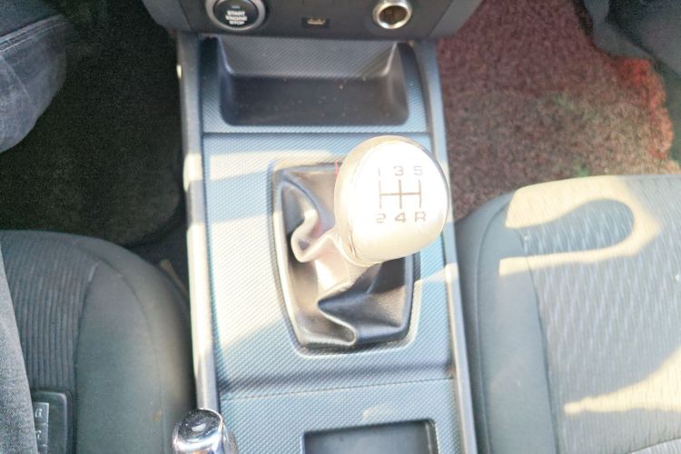 海马M6 2017款 1.6L 手动舒适型中控内饰18