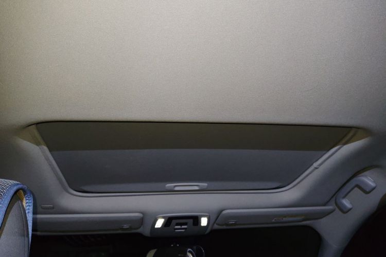 丰田 赛那SIENNA 2023款 2.5L混动 舒适版中控内饰22