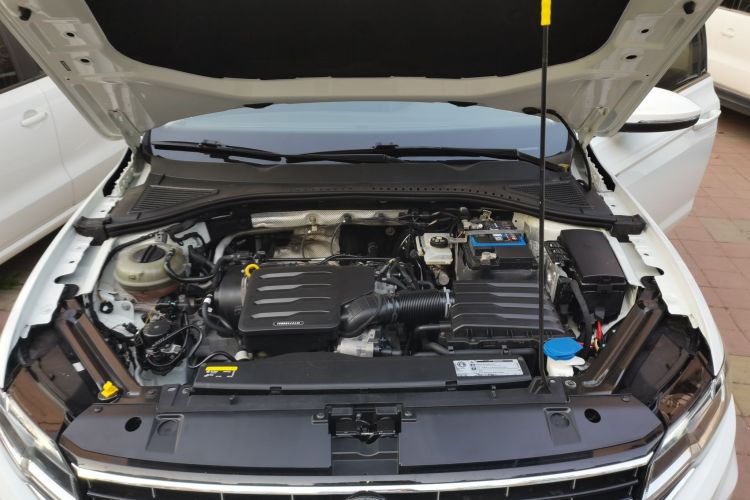 大众 宝来 2019款 改款 1.5L 手动舒适型 国VI机舱底盘24