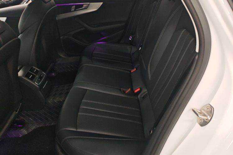 奥迪A4L 2024款 40 TFSI 时尚动感型中控内饰21