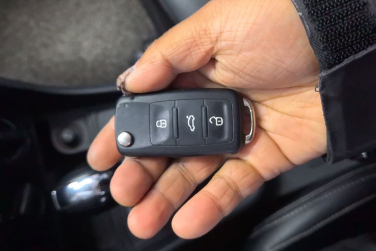 大众 朗逸 2017款 1.6L 自动风尚版中控内饰11