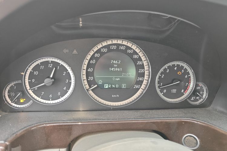 奔驰E级 2010款 E 260 L CGI优雅型中控内饰15