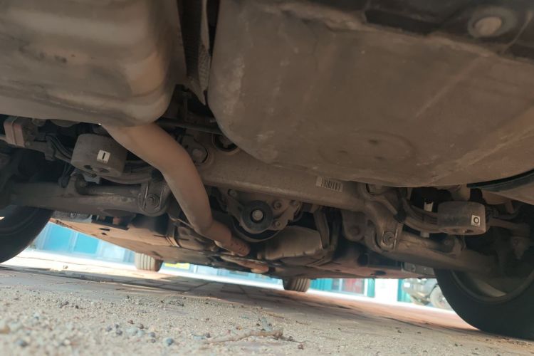 宝马5系 2014款 525Li 领先型局部细节9009