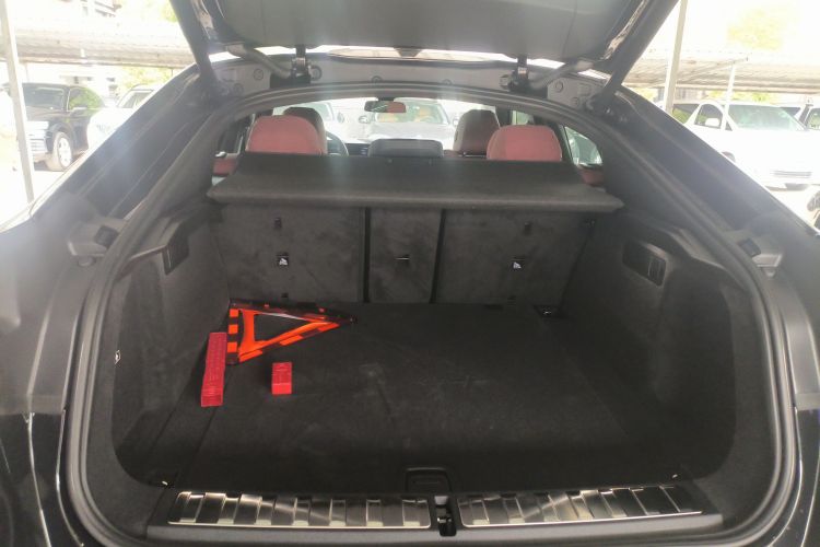 宝马X6 2023款 xDrive30i M运动套装机舱底盘23