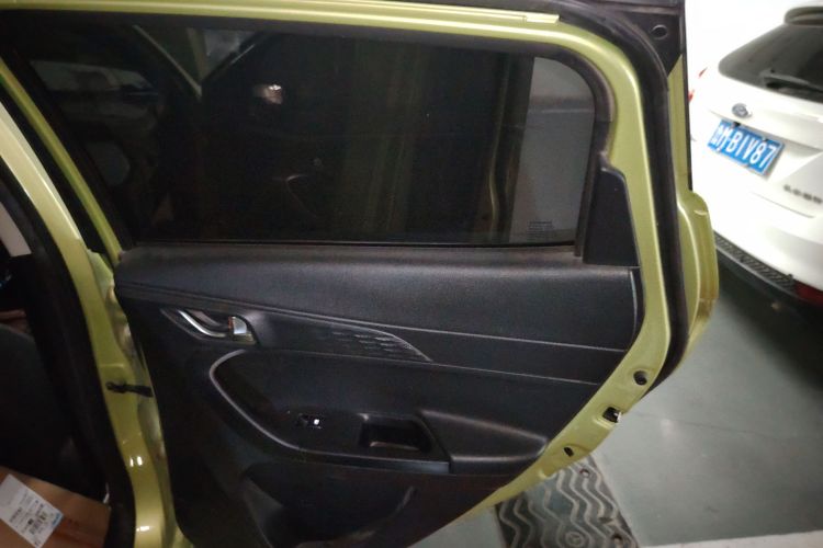 长安欧尚 奔奔E-Star 2020款 心动版 三元锂中控内饰7006