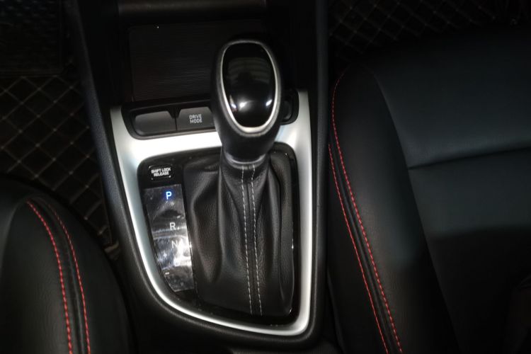 现代 悦动 2020款 1.6L 自动GL悦目版中控内饰18