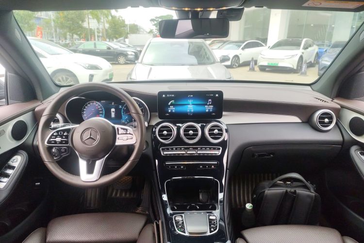 奔驰GLC 2021款 GLC 260 L 4MATIC 动感型中控内饰12