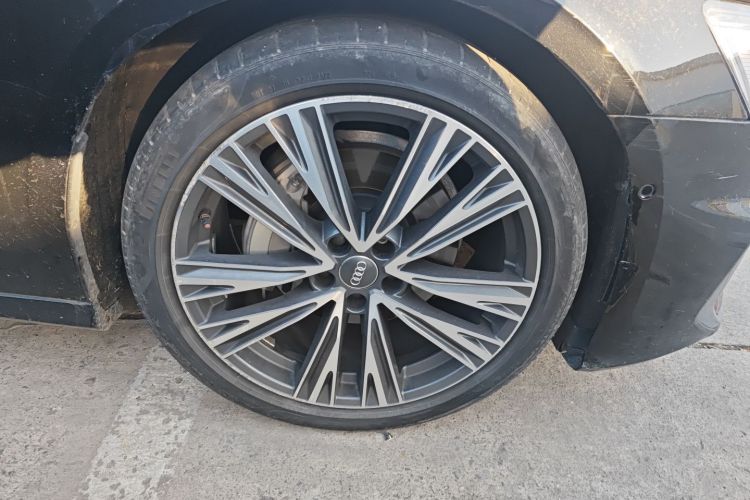 奥迪A6L 2019款 45 TFSI quattro 臻选动感型车身外观10