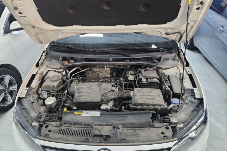 大众 Polo 2021款 Plus 1.5L 自动全景乐享版机舱底盘24