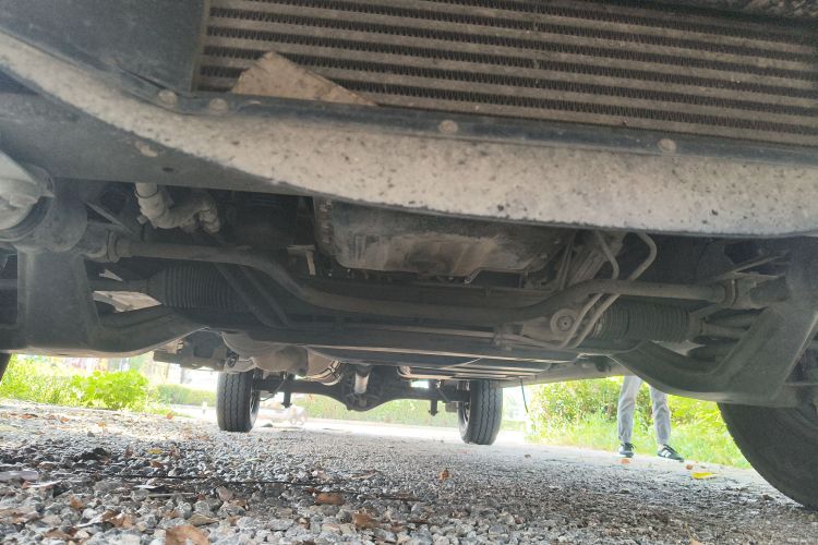 江铃 特顺 2019款 2.8T商运型长轴中顶7座后单胎国VI JX493局部细节9008