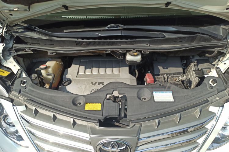 丰田 埃尔法 2012款 3.5L 豪华版机舱底盘24