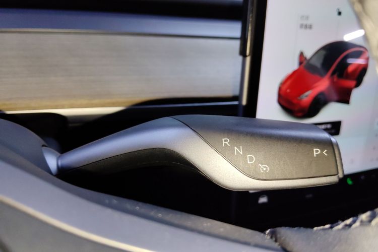 特斯拉 Model Y 2021款 长续航全轮驱动版中控内饰18