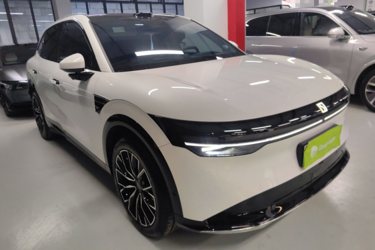 极氪7X 2025款 75kWh 后驱智驾版车身外观3