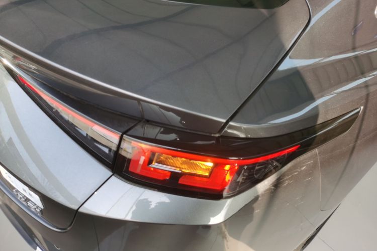 长安 逸动 2024款 1.5T GDI自动 旗舰型车身外观9