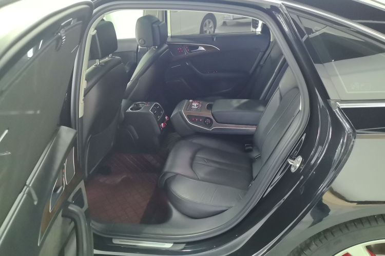 奥迪A6L 2018款 30周年年型 50 TFSI quattro 尊享型中控内饰21