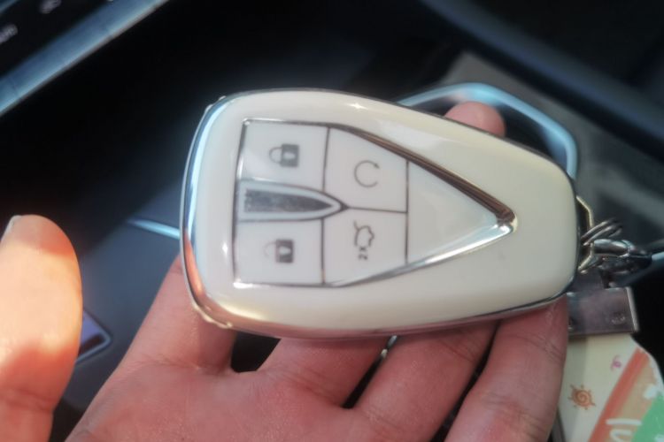 长安 逸动 2023款 畅享版 PLUS 蓝鲸NE 1.4T GDI DCT尊贵版中控内饰7001