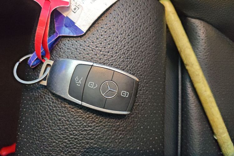 奔驰C级 2019款 C 260 L 运动版中控内饰7001