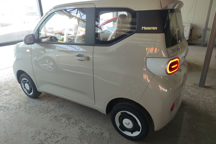 五菱汽车 宏光MINIEV 2024款 第三代 215km 青春版车身外观4