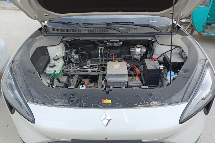 宝骏云海 2024款 600km 纯电版机舱底盘24