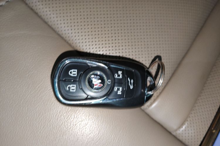 别克GL8 2021款 ES陆尊 653T 智慧旗舰型中控内饰11