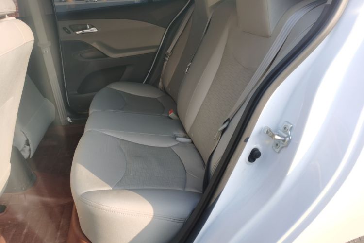 雪佛兰 2015款 赛欧3 1.5L AMT幸福天窗版中控内饰21