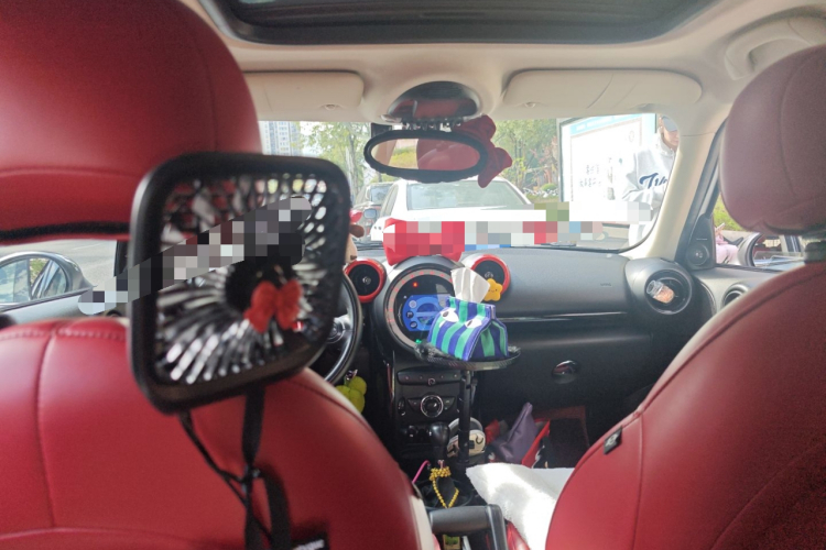 MINI Countryman 2016款 1.6T COOPER ALL4 Fun装备控中控内饰22