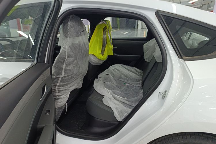 比亚迪 秦PLUS 2025款 DM-i 智驾版 55KM领先型中控内饰7004