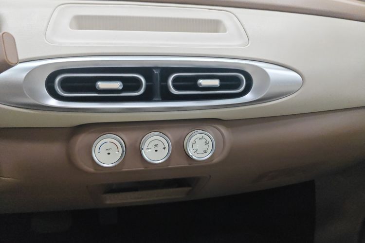 五菱汽车 宏光MINIEV 2025款 四门版 进阶款中控内饰16