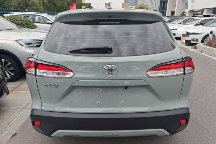 丰田 卡罗拉锐放 2023款 2.0L 精英版车身外观6