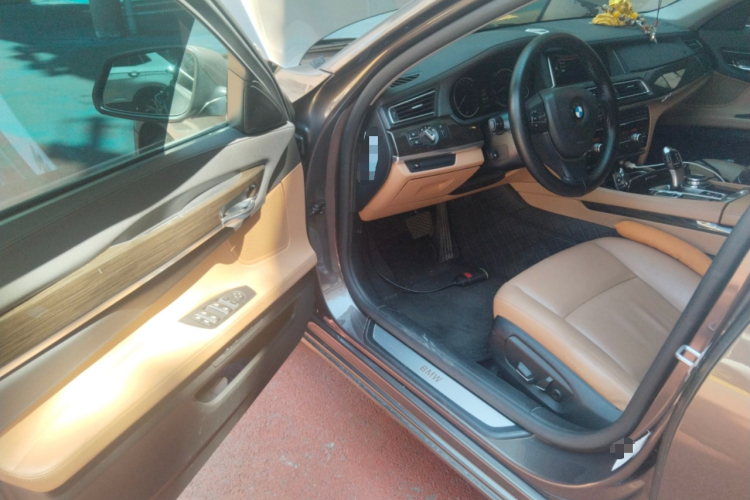 宝马7系 2014款 730Li 臻享型中控内饰7003