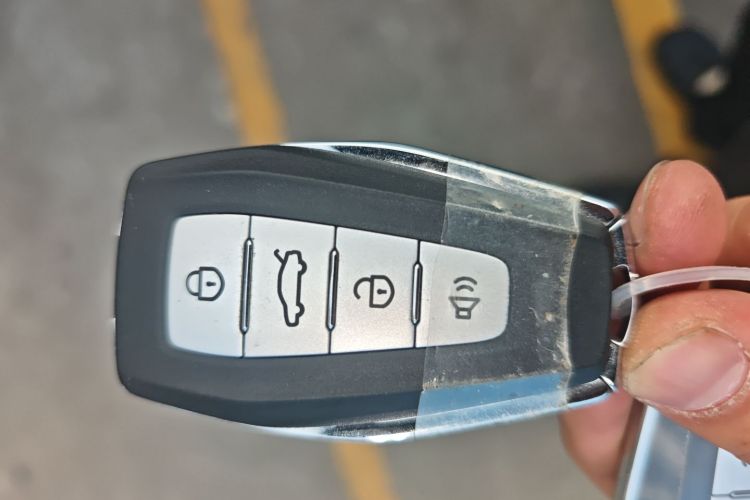 吉利汽车 帝豪 2025款 第4代 1.5L CVT旗舰型中控内饰11