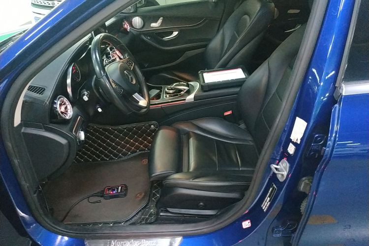 奔驰C级 2018款 C 180 L 时尚型运动版局部细节19