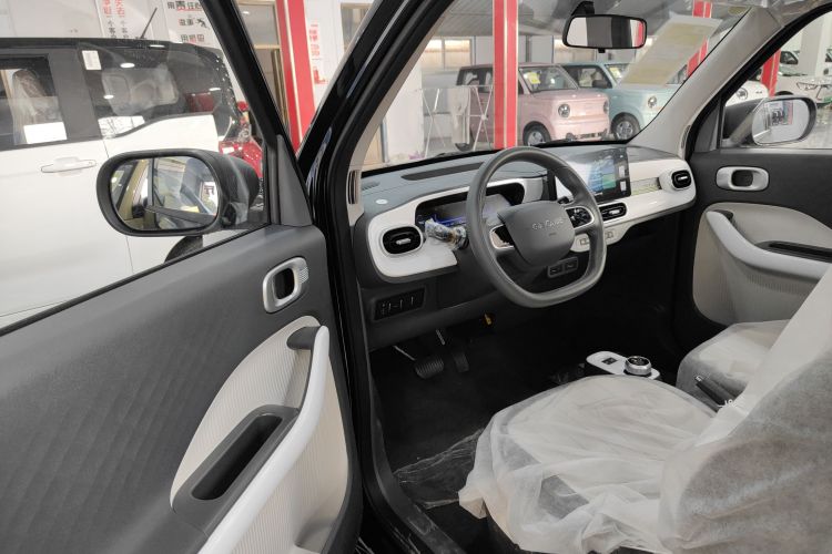 吉利银河 2025款 210km 熊猫卡丁中控内饰7003
