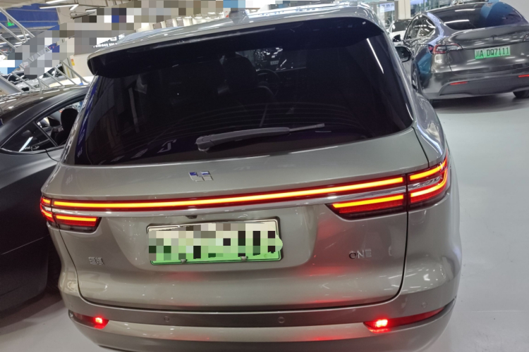 理想汽车 理想ONE 2021款 增程6座版车身外观6