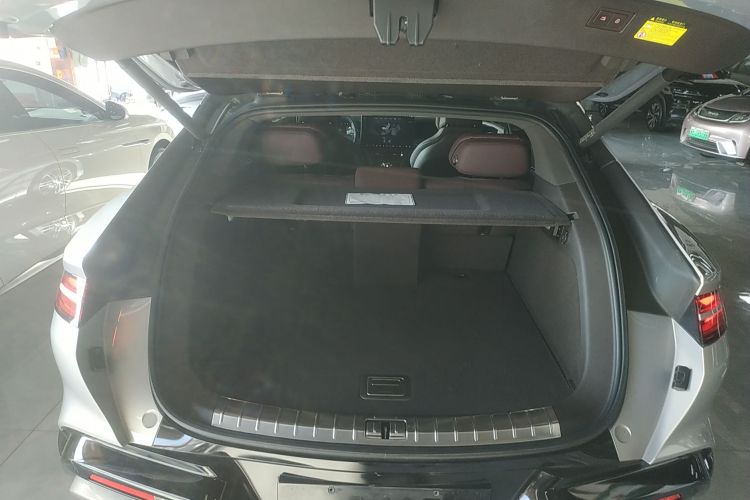 腾势Z9GT 2024款 1100四驱Ultra版机舱底盘23